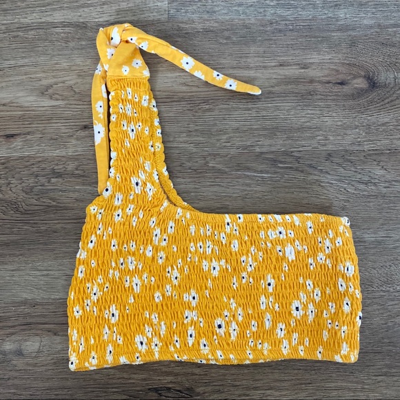 NWOT Adika Mckinley Shirred Top - Picture 3 of 4